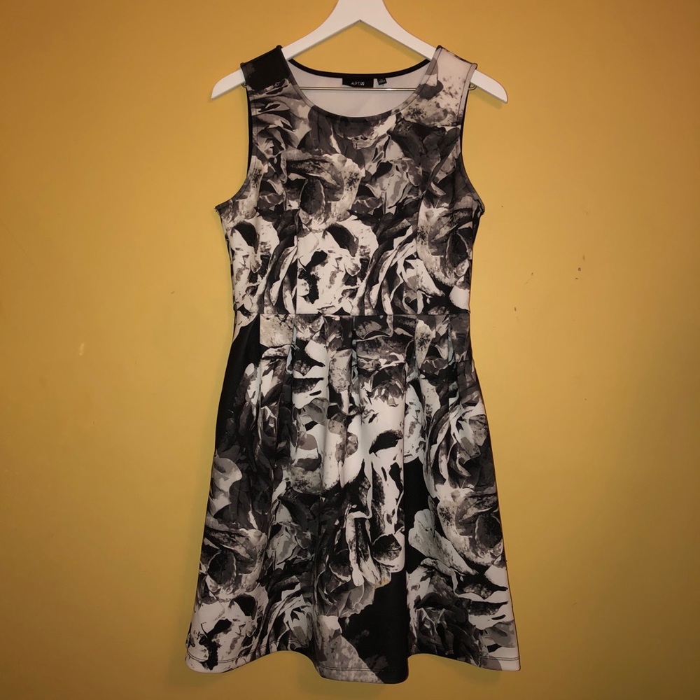 Apt. 9 Preloved Sleeveless Dress B13